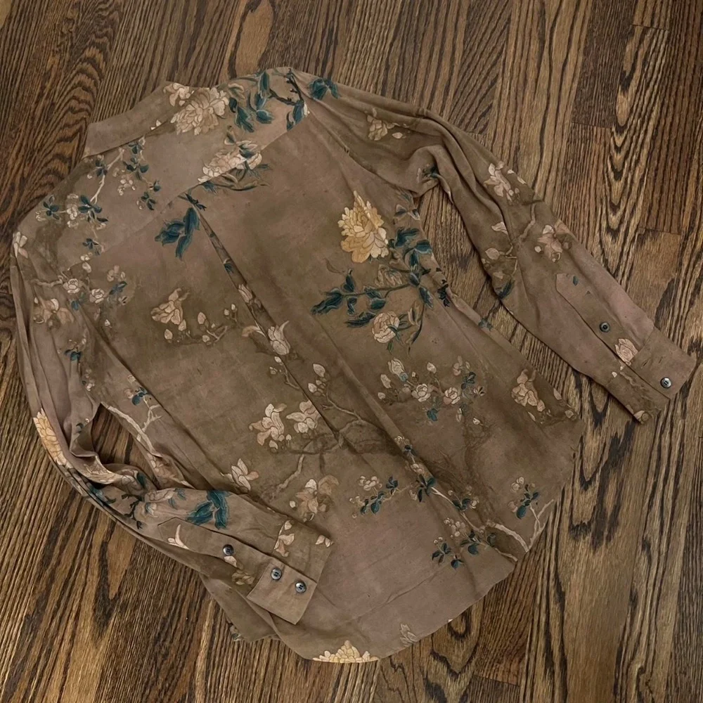 Peruvian Connection floral button down ๐ฆ - Picture 2 of 5